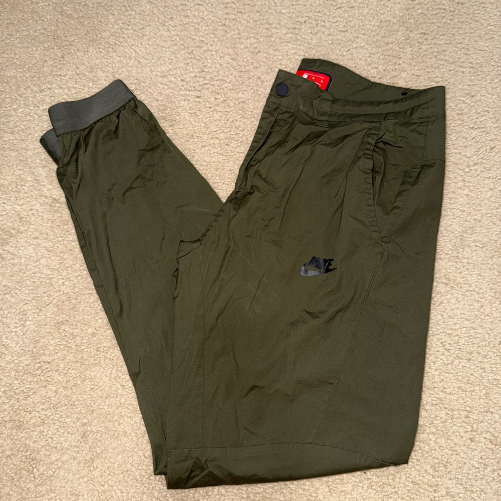 Nike Men's Olive Green Joggers